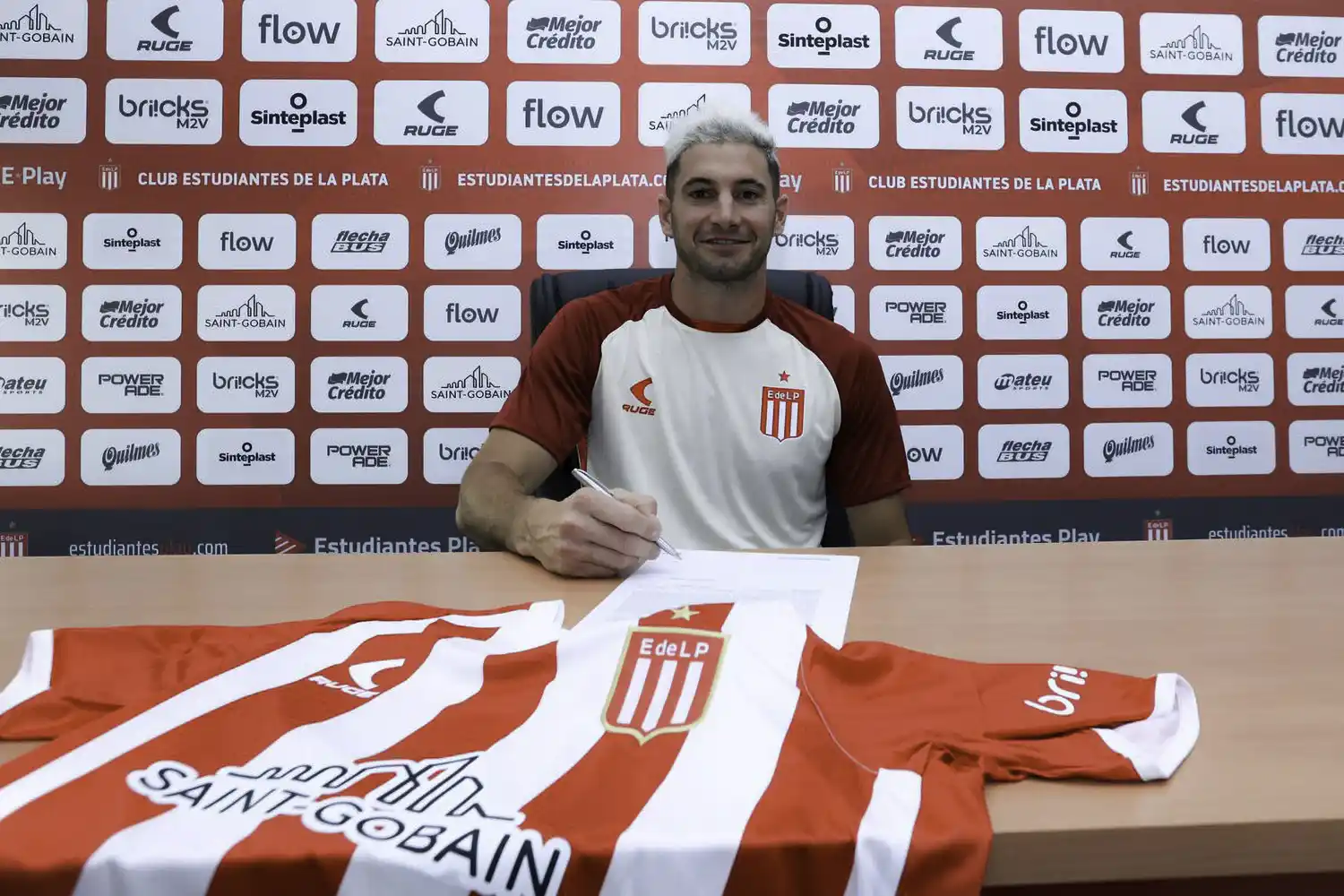 Alario, promesa de goles para Estudiantes.