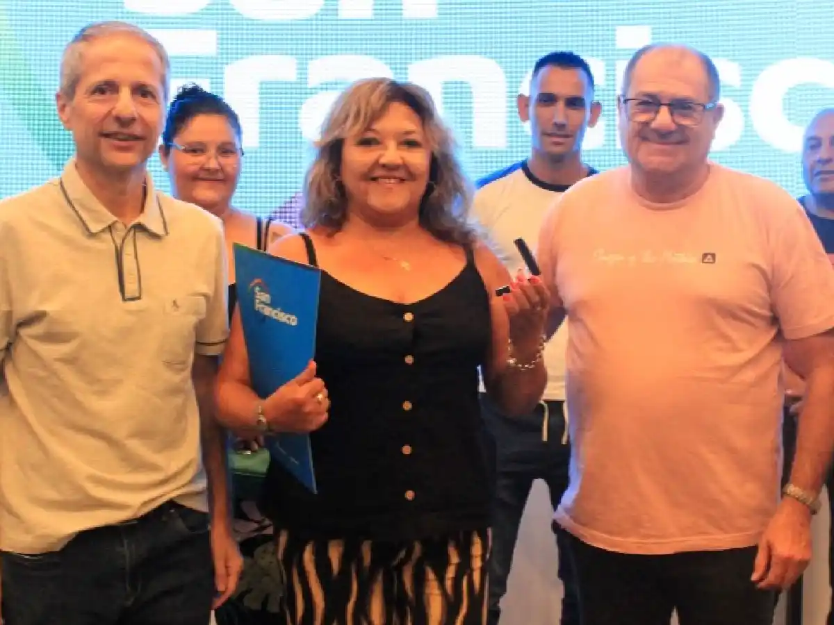 Distinguieron a empleados municipales 