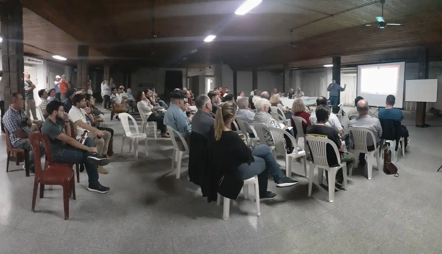 Preocupación en Villaguay por el avance de la garrapata: convocan a productores a redoblar la prevención