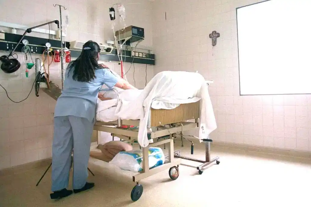 La ocupación de camas de terapia sigue por encima del 80%