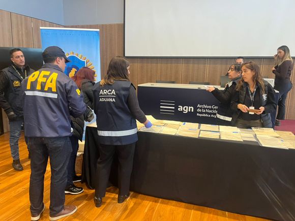 La Policía Federal recuperó más de 200 documentos históricos del país