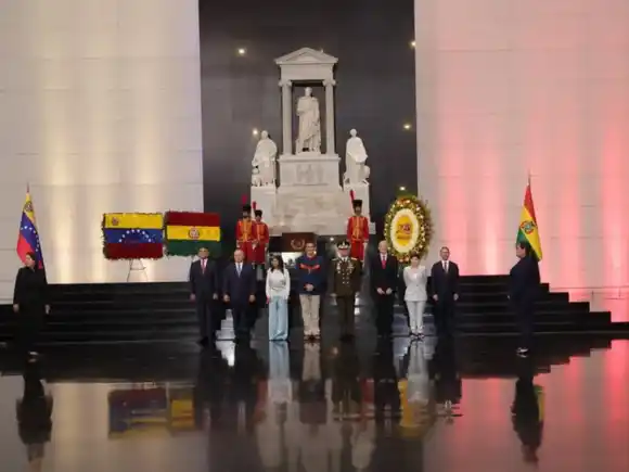 Gobierno conmemora con distintos actos el Bicentenario de la Independencia de Bolivia