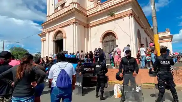 IGLESIAS SE QUEDAN SIN PÁRROCOS: Daniel Ortega ha expulsado al 25% de los curas de Nicaragua