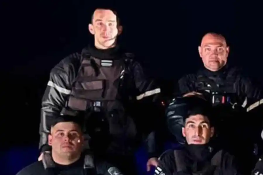 Los policías que rescataron y le salvaron la vida al joven en el río Coronda serán reconocidos