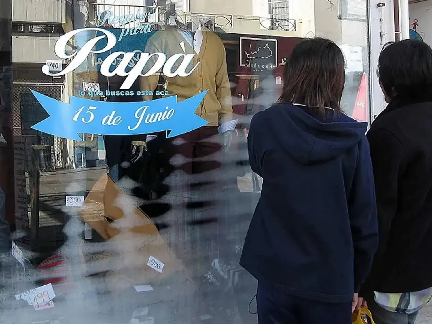 Tras la caída de ventas por el Día del Padre, desde CAME advierten una "situación preocupante" en el comercio