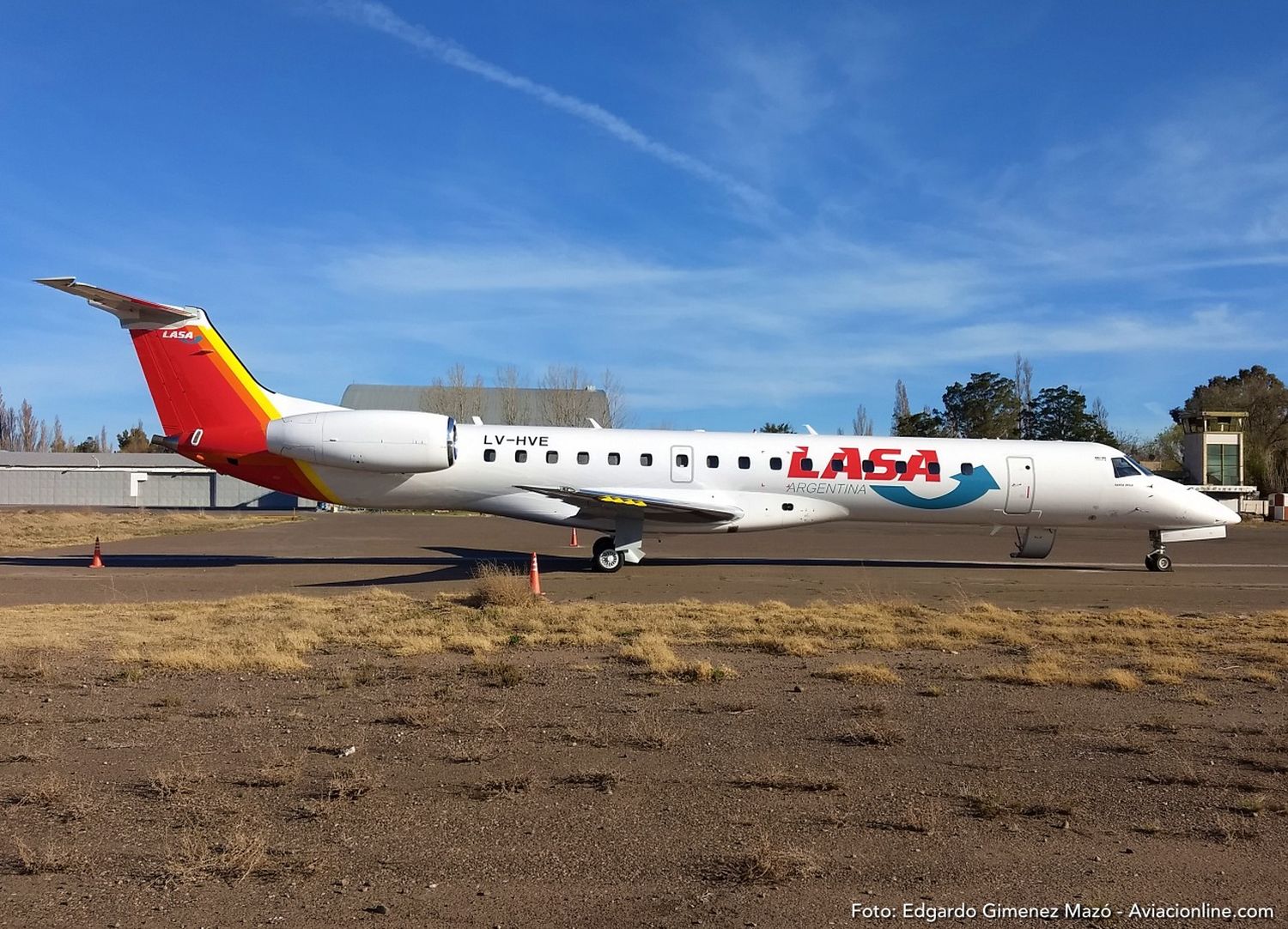 LASA suspendió sus vuelos por una semana