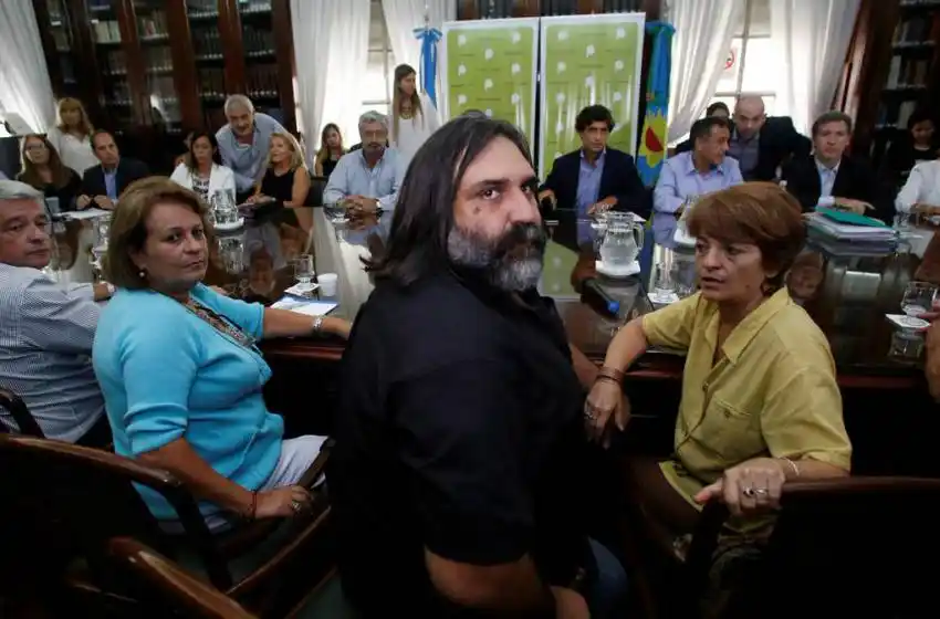Comienza a discutirse esta tarde la paritaria docente en la Provincia