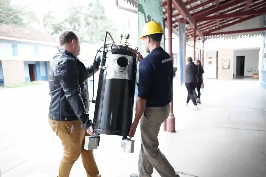 Recibieron autoclave para prácticas y formación