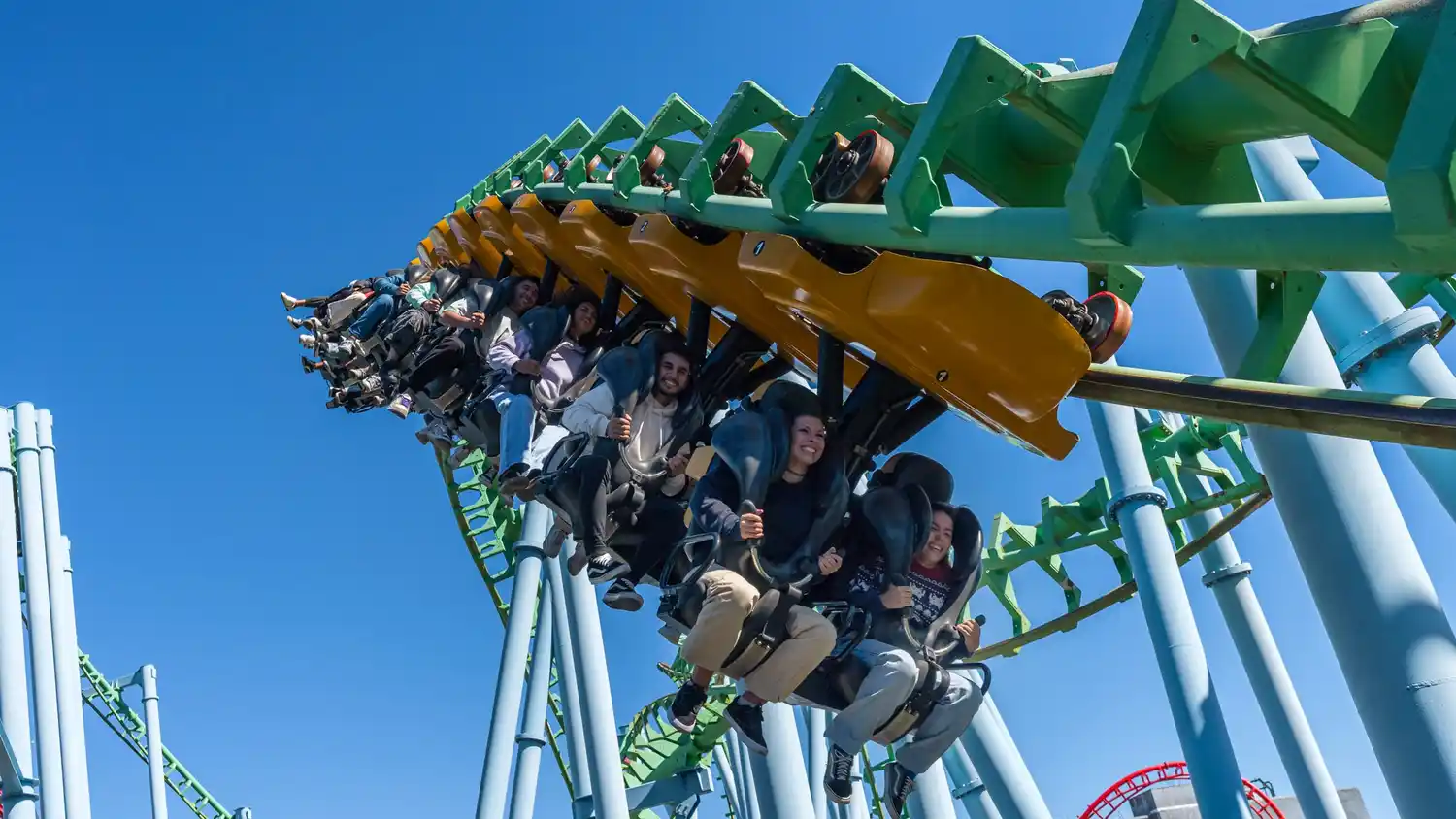 Falló una montaña rusa y las personas quedaron colgadas durante 20 minutos