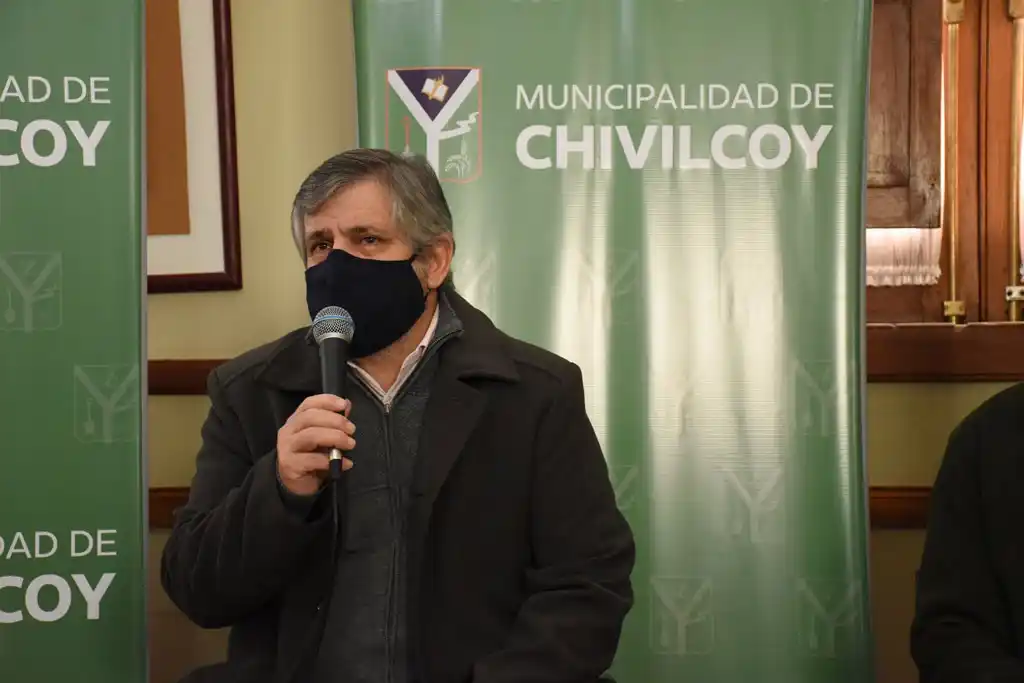 Britos afirmó que no habrá permisos para reuniones sociales en Chivilcoy