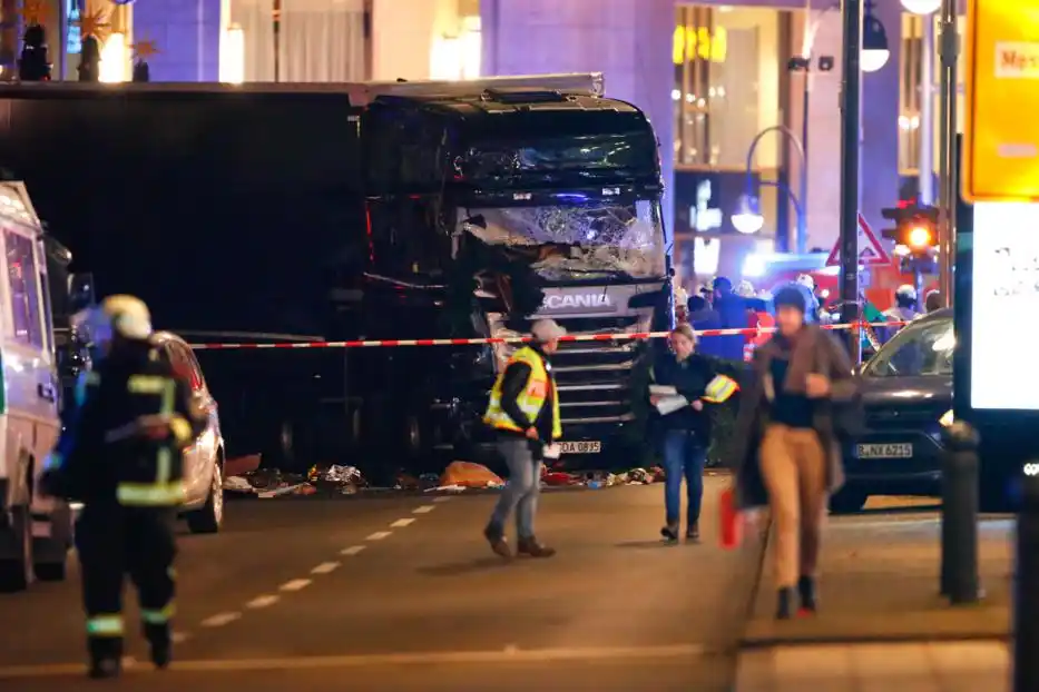 Presunto ataque con un camión en Berlín mató a  nueve personas