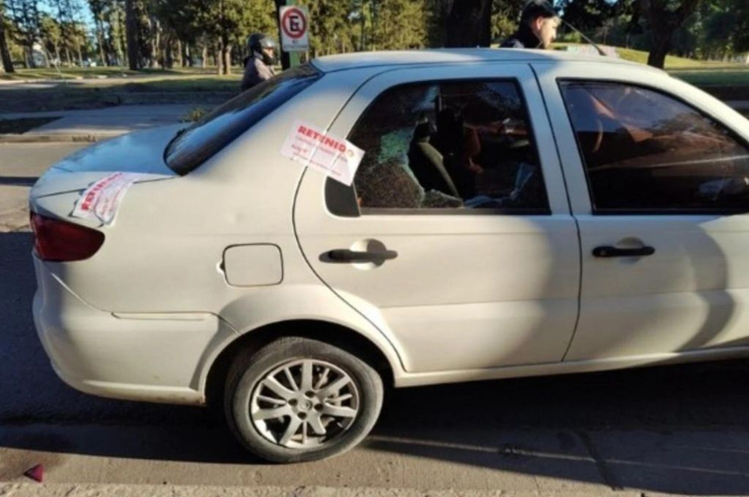 Se atrincheró en el auto durante cinco horas tras  negarse al test de alcoholemia