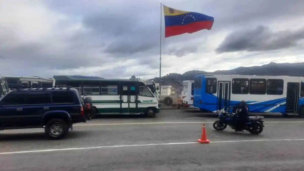 Liberan a conductores retenidos en el Helicoide: faltan las busetas