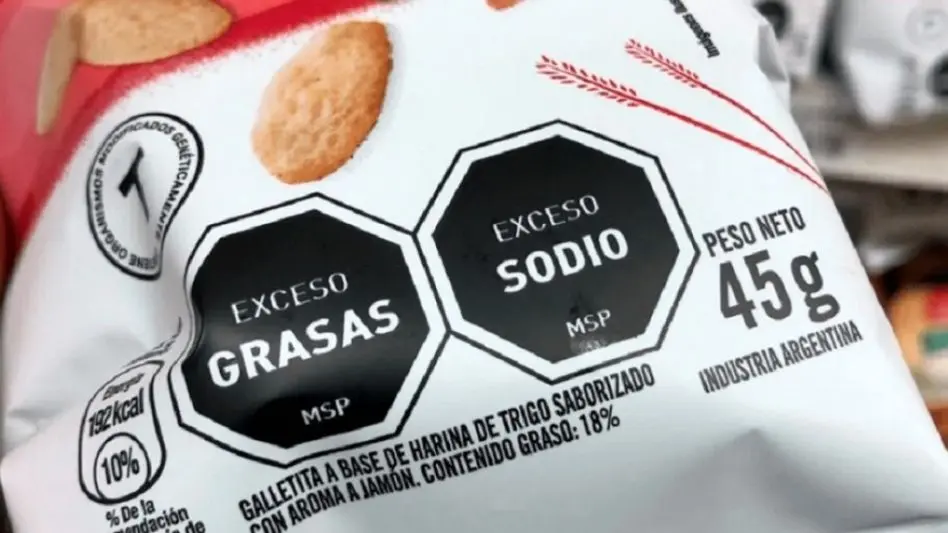 Buscan limitar la venta y uso de alimentos con octógonos negros en instituciones educativas