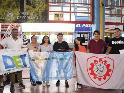 Estudiantes de la EPET N.º 2
en las Olimpíadas Nacionales