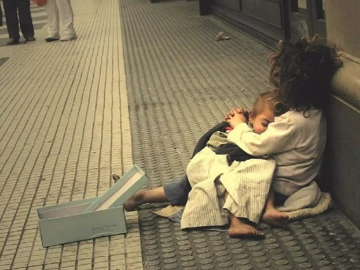 Una familia tipo necesita 17.537 pesos para no ser pobre 