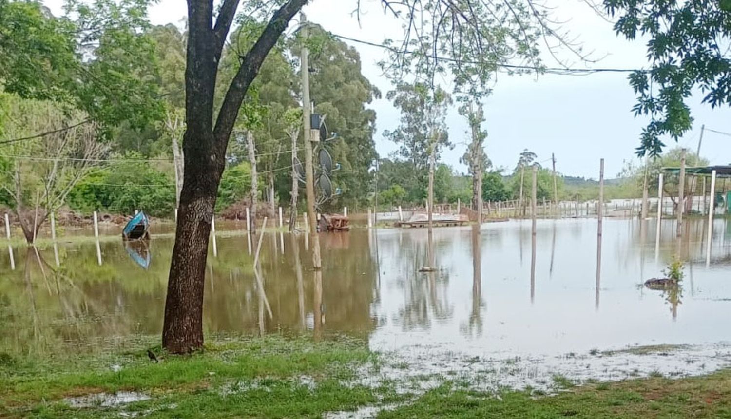 Peña La Tortuga Alegre afectada por el desborde del río Uruguay