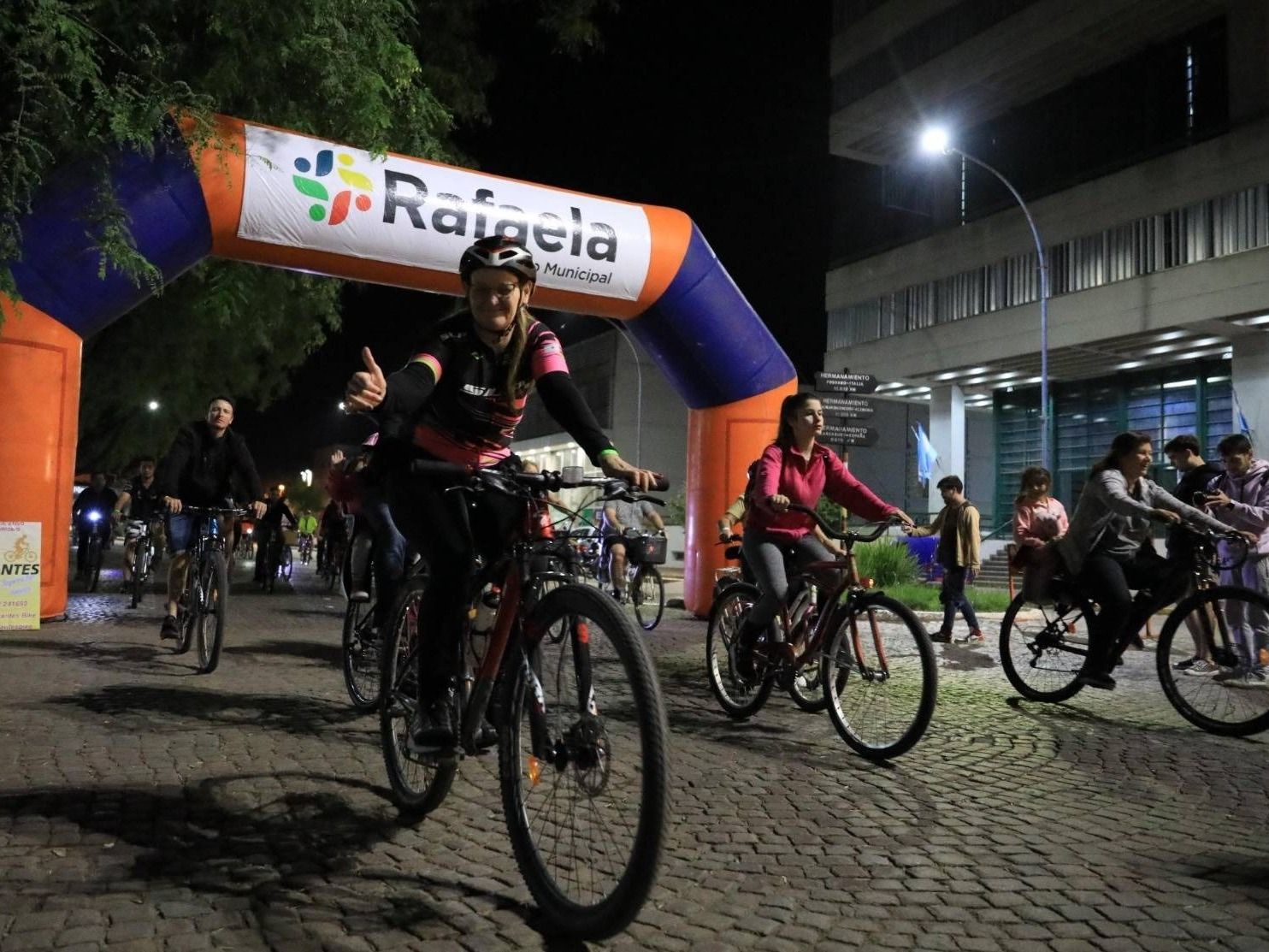 Desde las 20:30, segunda bicicleteada nocturna en Rafaela. Foto: Prensa Munic. de Rafaela
