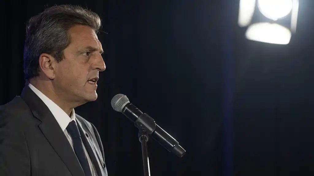 Massa dijo que apareció "mágicamente" el combustible y aumentó el abastecimiento