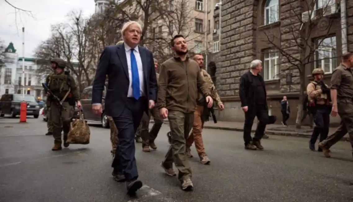 El presidente ruso Vladimir Putin le prohibió la entrada al primer ministro británico Boris Johnson