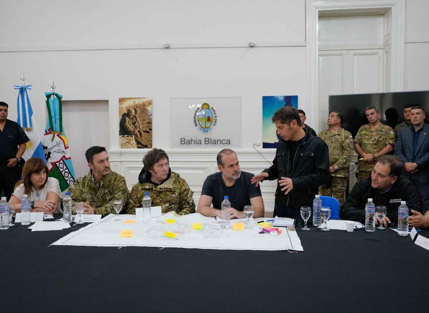 Por el trágico temporal, Milei y Kicillof estuvieron en Bahía Blanca