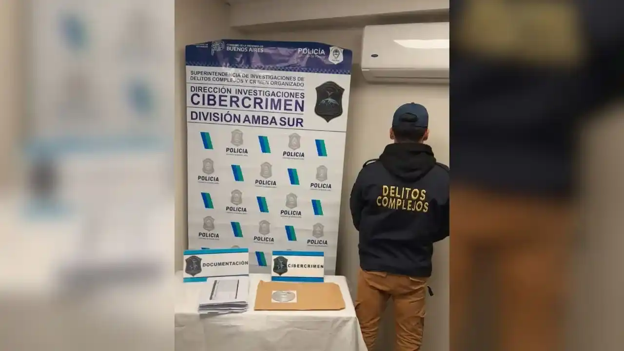 Entre el material secuestrado figuran 279 fojas de la historia clínica de Maradona, seis estudios de laboratorio y 547 correos electrónicos entre los acusados