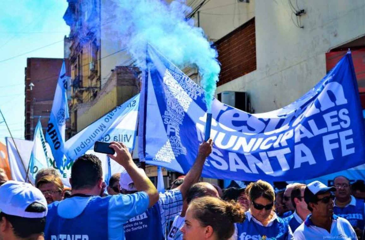 Trabajadores municipales anunciaron un paro para este jueves en toda la provincia