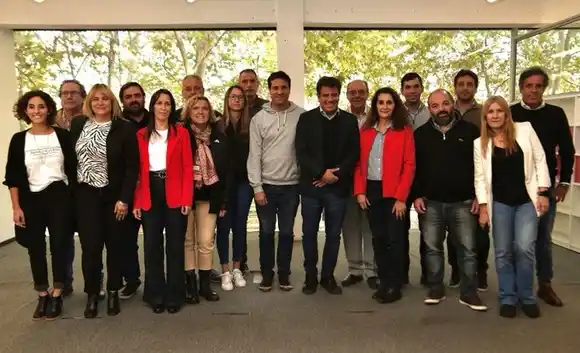 Abad reúne a la UCR y lanza su plataforma legislativa en tierra de Insaurralde