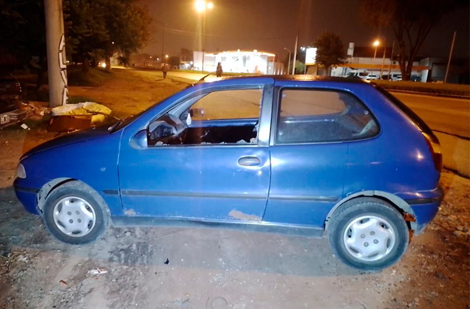 Robó una batería de un auto estacionado: tiene varios antecedentes