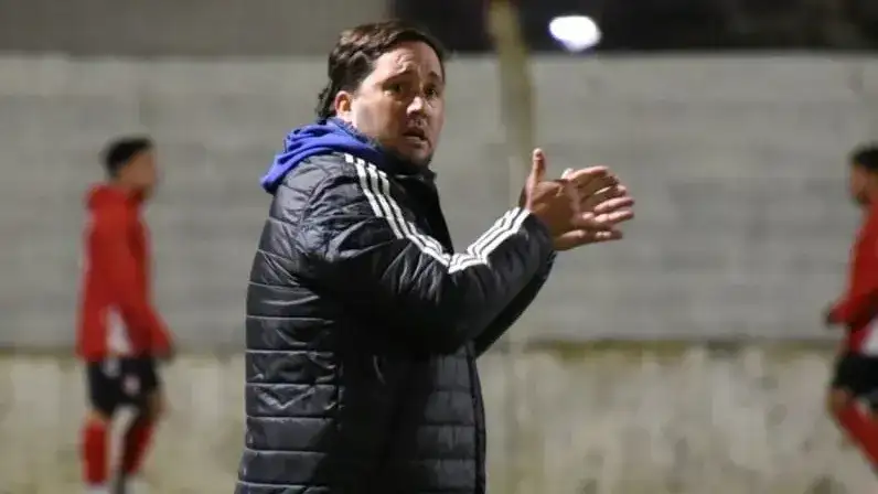 Cristian López dirige a Atlético Ayacucho.