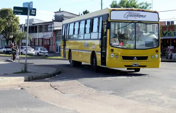 Fuerte cruce entre el Municipio y transportistas por el descuento del 50 % a jubilados