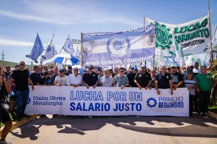 El Gobierno quiere poner techo de 2% a las paritarias y Kicillof salió al cruce