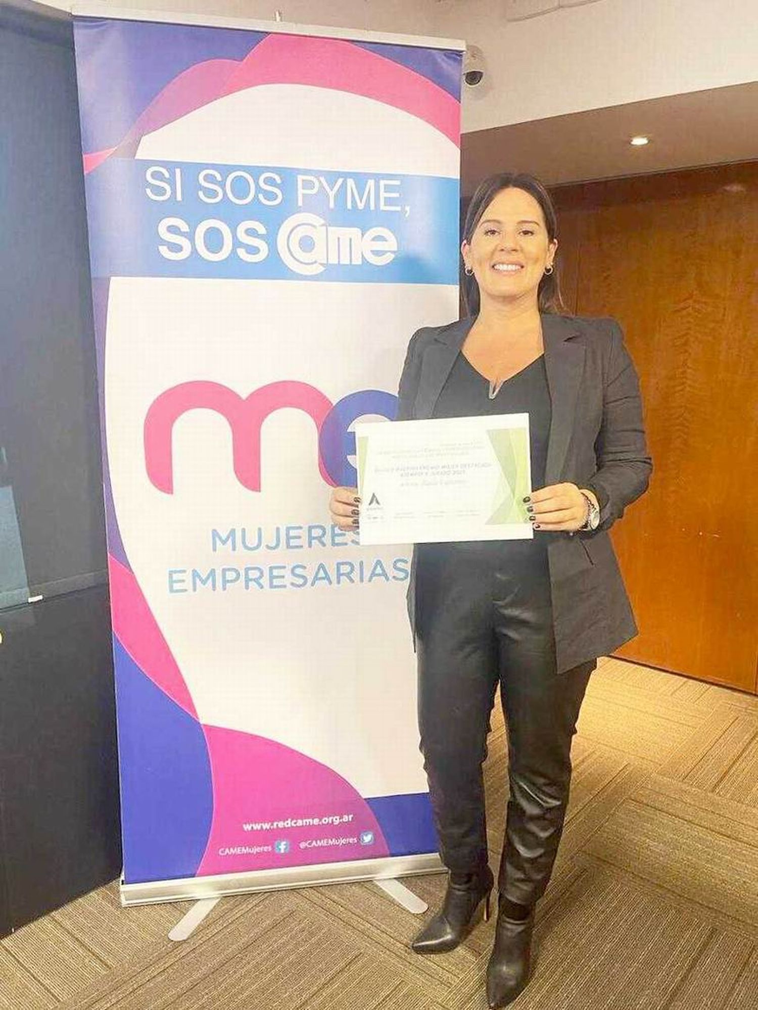 La secretaria de Acción Social municipal recibió 
la distinción Mujer inspiradora otorgada por CAME