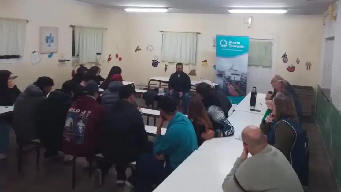 Charlas en escuelas secundarias
