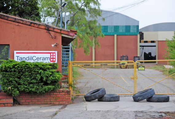 “Se han robado todo”, el video de cómo encontraron la fábrica los empleados de Tandilceram