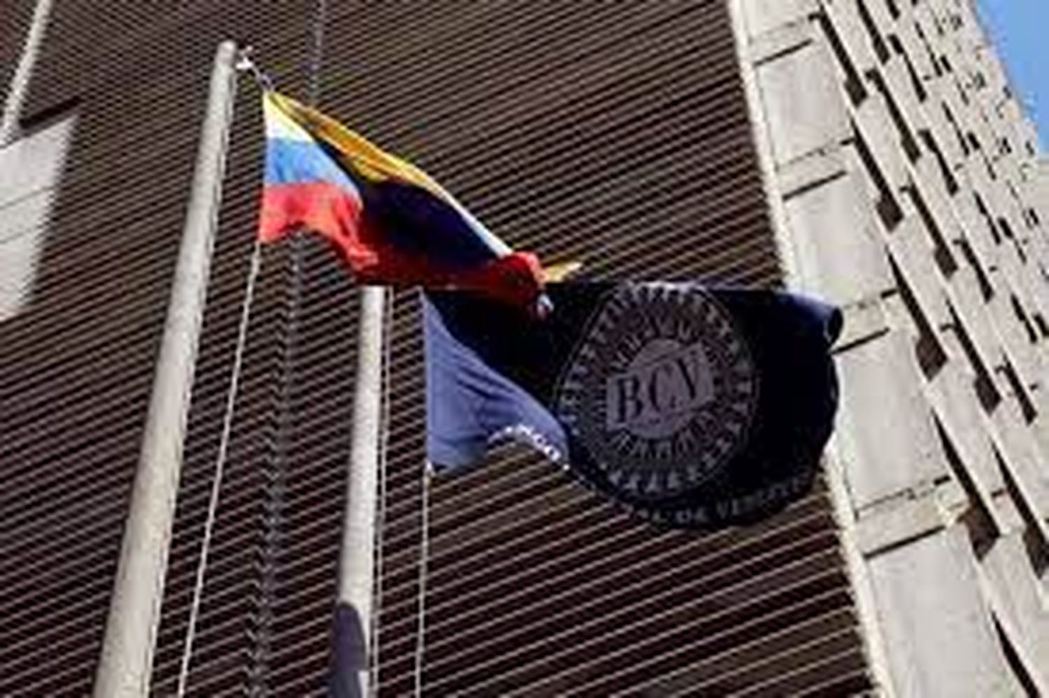 EL BCV Y SU CARRERA para frenar  alza del dólar: la cantidad de divisas que inyectó en 11 días