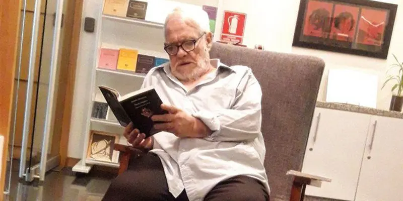 Víctima del cáncer: falleció el poeta venezolano Armando Rojas Guardia