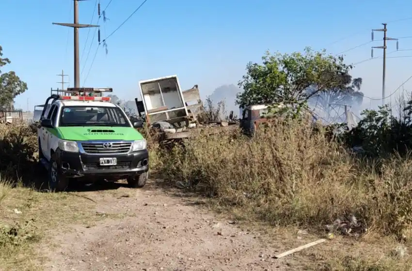 Incendio en un complejo de casillas del barrio Autódromo