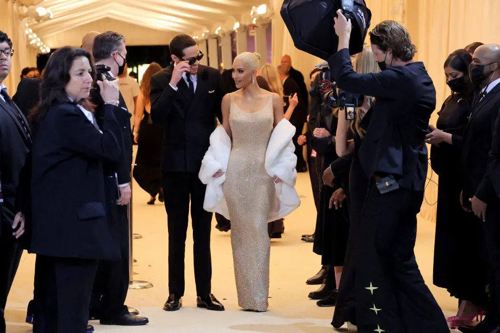 Así quedó el vestido de Marilyn luego de que lo usara Kim Kardashian (Foto)