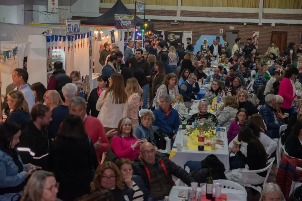 Las colectividades brindan una fiesta para disfrutar