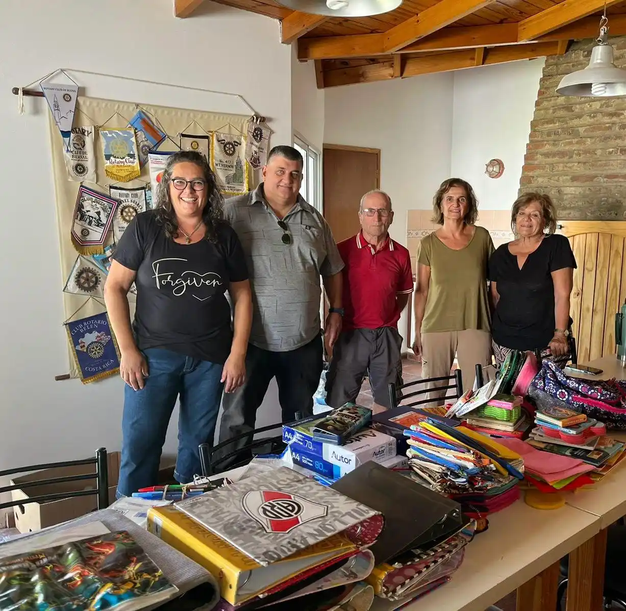 Rotary entregó las donaciones de la campaña de útiles escolares