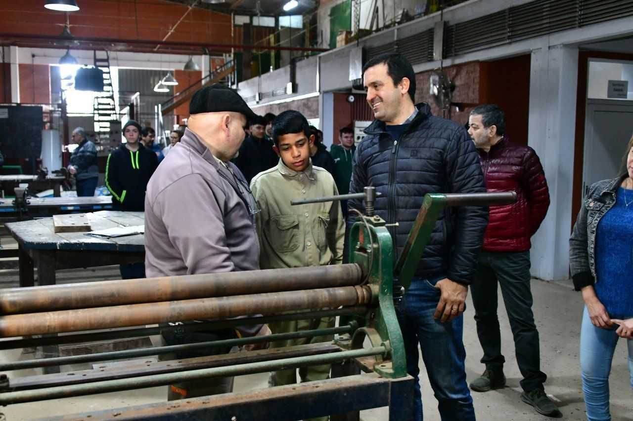 Estudiantes de Pirané recibieron 
la visita del vicegobernador Solís
