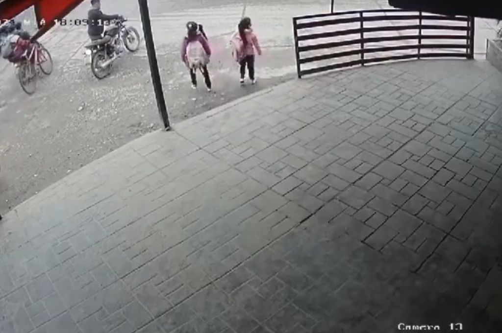 Una moto atropella a una niña
