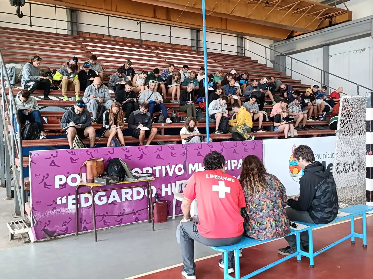 Primera jornada. Del concurso municipal para guardavidas en el Polideportivo.