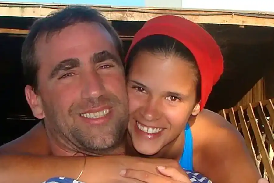 Quién era la turista argentina que murió arrastrada por el mar mientras se sacaba una foto