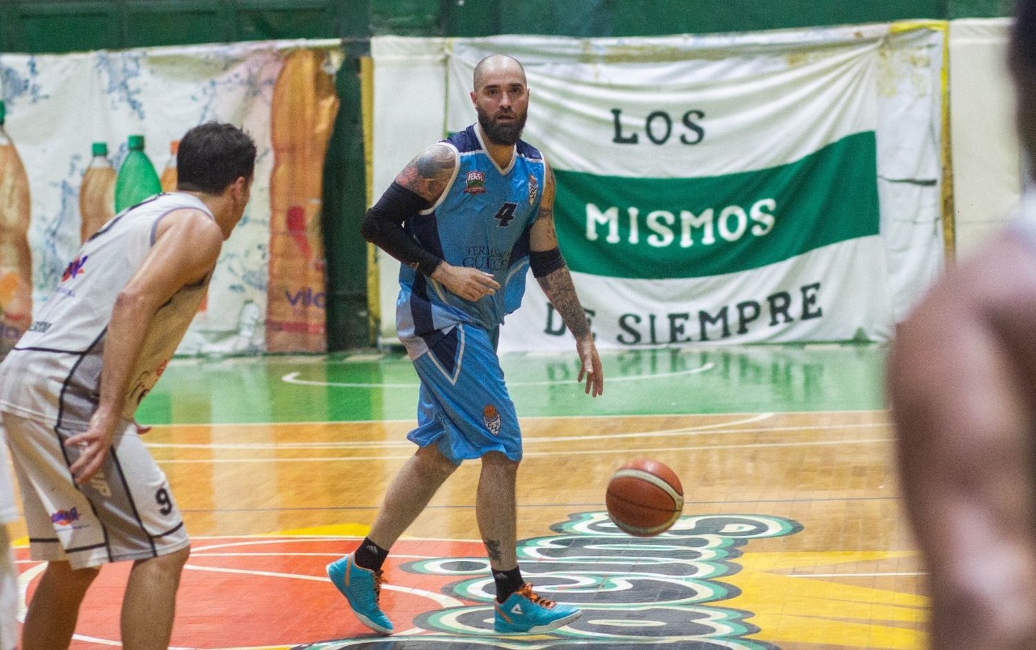 Luciano va por un triunfo que le asegure el "1" y Racing busca afianzarse en Crespo