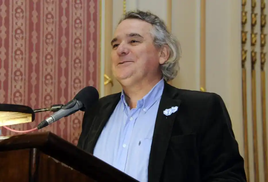 La Nación le ofreció  a la Unicén crear una facultad de informática