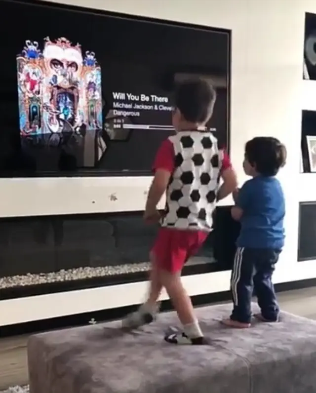 Los hijos de Messi bailan al ritmo de Michael Jackson