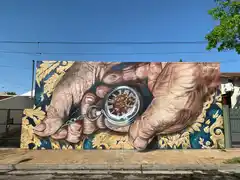 Paredes con historias en Tandil: "¿El Momento es Ahora?" de Seba Cener