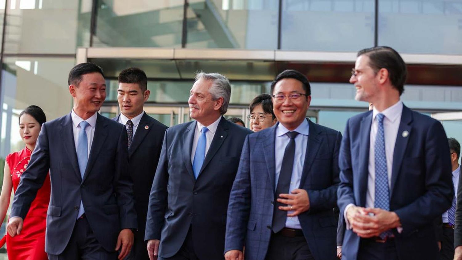 El Presidente se reunió con empresarios y el alcalde de Shanghái